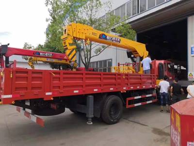 可分期付款的小型随车吊平板车价格分析与省钱指南